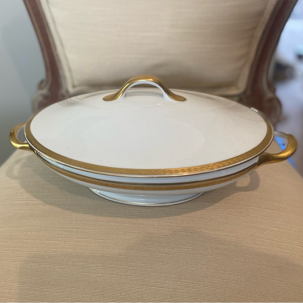Fraureuth Saxony China Oval Covered Serving Piece, perfect condition